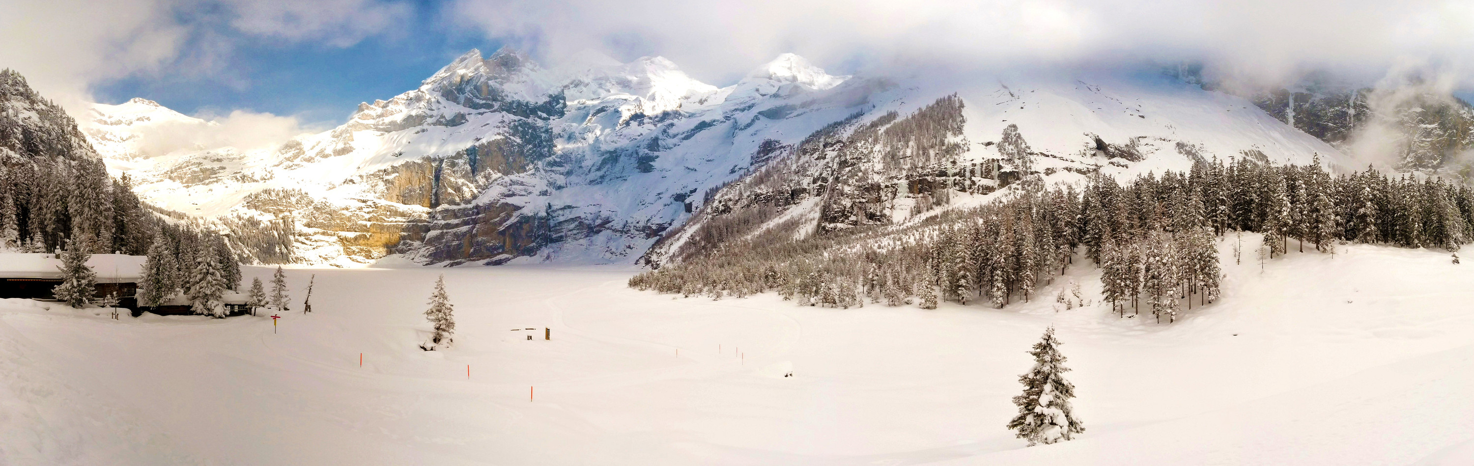 Oeschinensee-pano.jpg