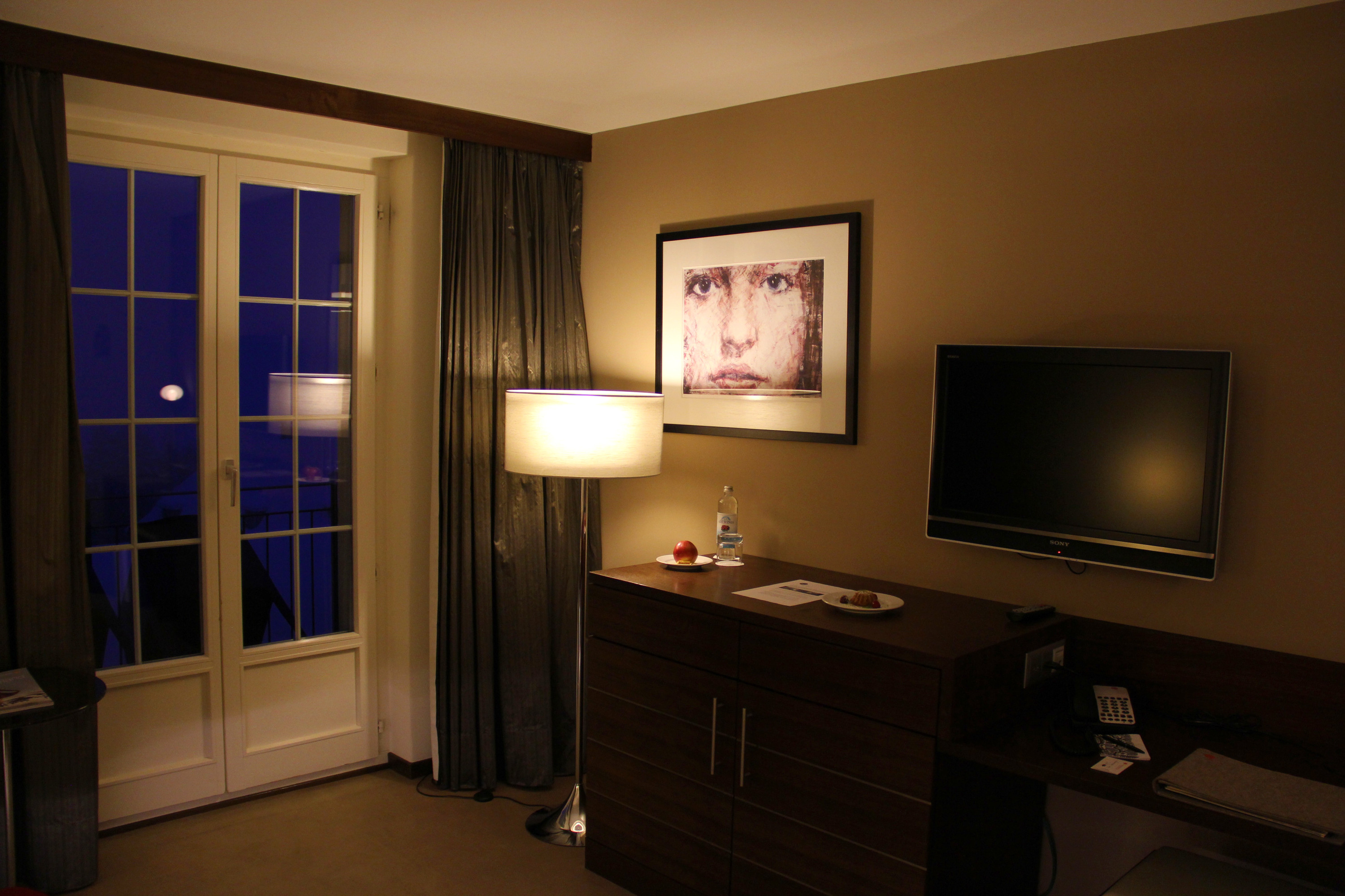 The_Cambrian-room.jpg